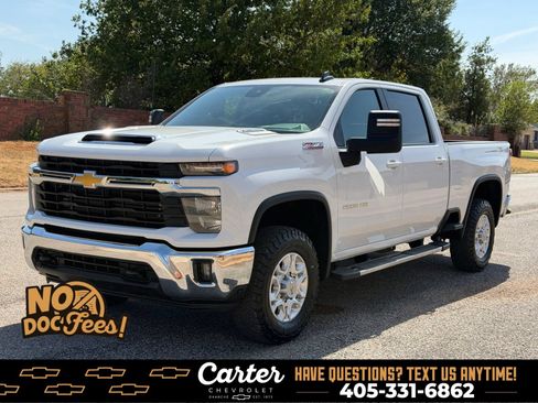 Used 2025 Chevrolet Silverado 2500 LT AWD/4WD image 3
