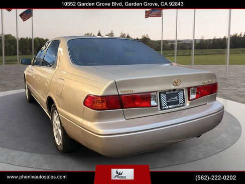 Used 2000 Toyota Camry CE image 7