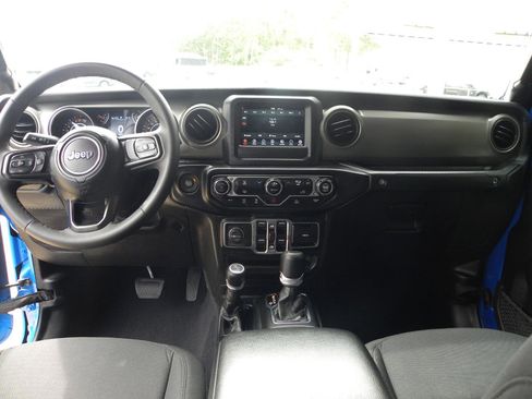 Used 2023 Jeep Gladiator Sport AWD/4WD image 10