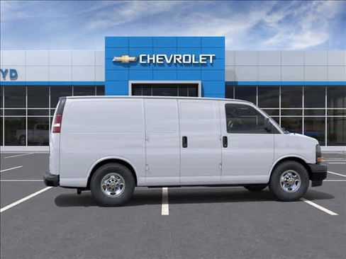 New 2026 Chevrolet Express 2500 RWD image 5