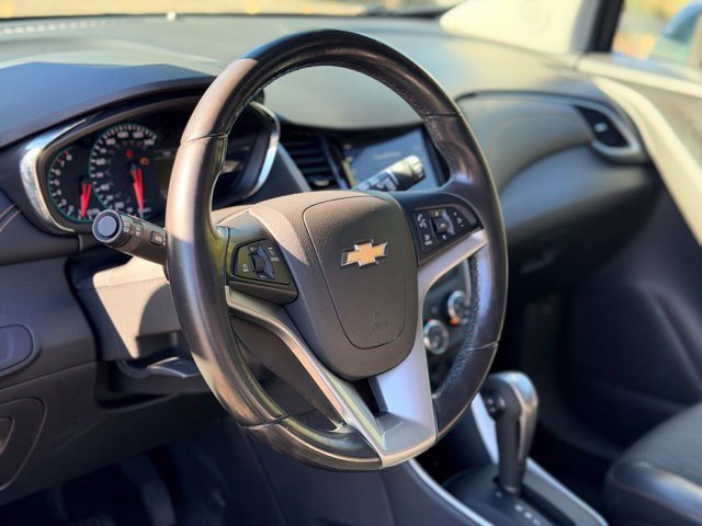 Used 2018 Chevrolet Trax LT w/ LT Convenience Package FWD image 9