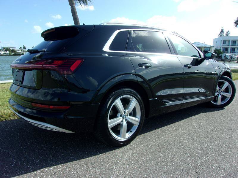 Used 2019 Audi e-tron Premium Plus AWD/4WD image 10