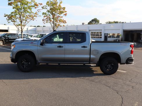 Used 2024 Chevrolet Silverado 1500 LT Trail Boss w/ Convenience Package II AWD/4WD image 7