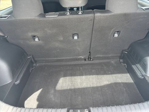 Used 2025 Kia Soul LX w/ LX Technology Package FWD image 29