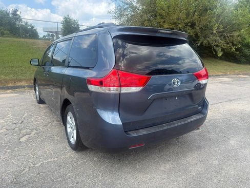 Used 2013 Toyota Sienna LE w/ Towing Pkg FWD image 7