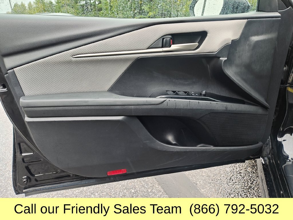 Certified 2025 Toyota Camry SE FWD image 11