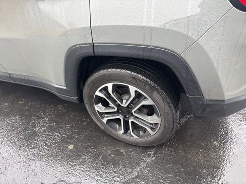 Used 2022 Jeep Compass Limited image 11