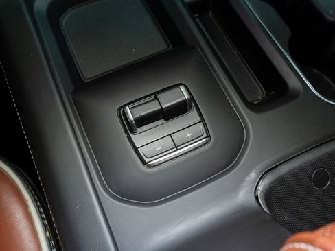 Used 2024 GMC Sierra 2500 Denali Ultimate image 27