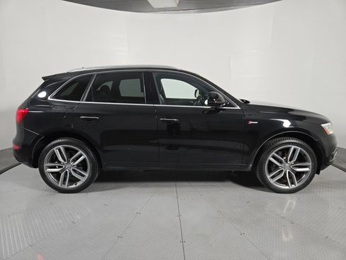 Used 2016 Audi SQ5 Premium Plus w/ Technology Package AWD/4WD image 3