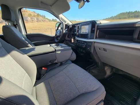 Used 2024 Ford F250 XL w/ XL Chrome Package image 41