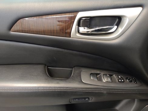 Used 2014 Nissan Pathfinder SL w/ SL Tech Package image 27