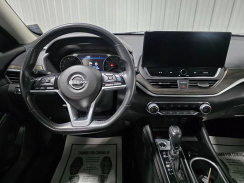 Used 2023 Nissan Altima 2.5 SV w/ SV Premium Package AWD/4WD image 8