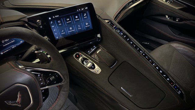 Used 2024 Chevrolet Corvette Stingray Premium Cpe w/ Z51 Performance Package RWD image 5