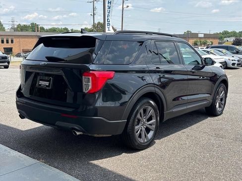 Used 2024 Ford Explorer XLT w/ Equipment Group 202A RWD image 27