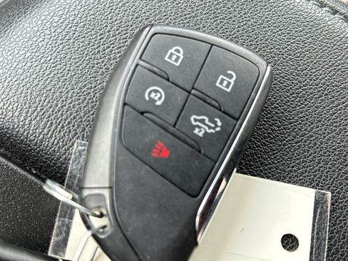 Used 2022 Chevrolet Silverado 1500 LT AWD/4WD image 36