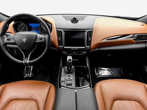 Used 2020 Maserati Levante image 13