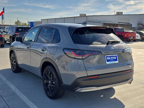 Certified 2025 Honda HR-V Sport image 6