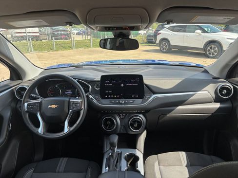 Used 2025 Chevrolet Blazer LT image 34