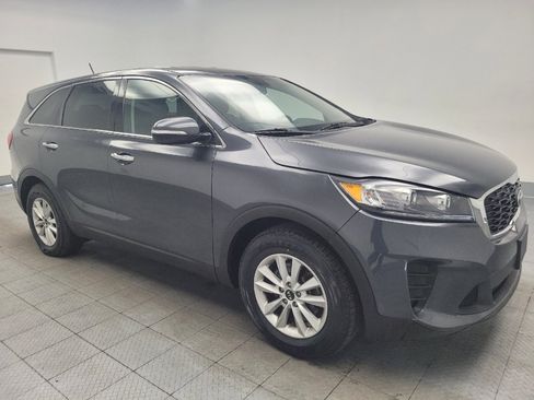 Used 2020 Kia Sorento LX FWD image 11