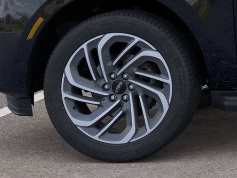 New 2026 Lincoln Navigator Premiere AWD/4WD image 19