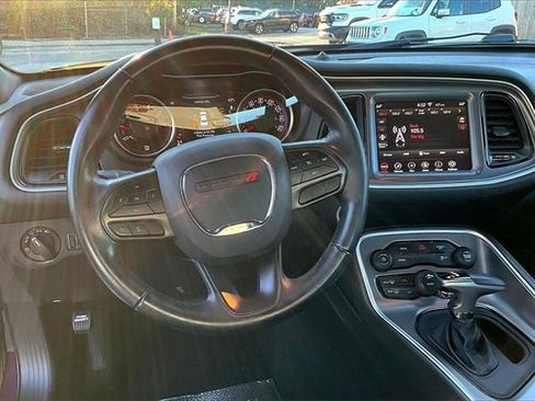 Used 2020 Dodge Challenger SXT image 8