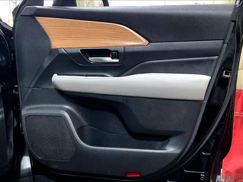 Used 2024 Toyota Grand Highlander Platinum image 22