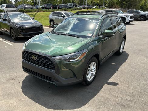 Used 2023 Toyota Corolla Cross LE w/ Moonroof Package FWD image 5