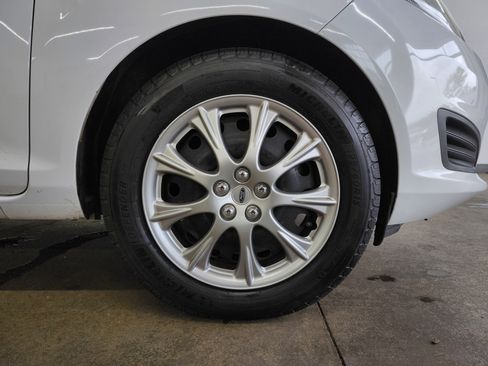 Used 2014 Ford Fiesta SE image 26