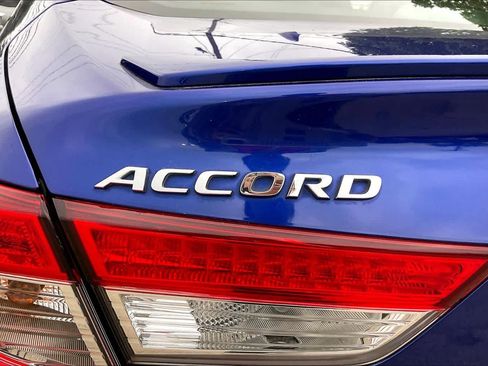 Used 2018 Honda Accord Sport image 30