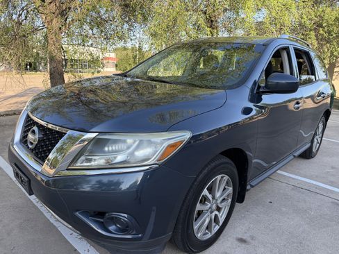 Used 2016 Nissan Pathfinder S FWD image 3