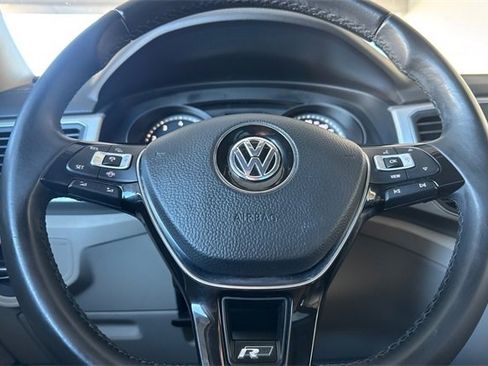 Used 2019 Volkswagen Atlas SE w/ Panoramic Sunroof Package image 24