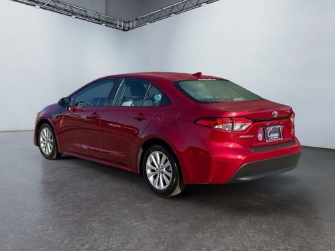 Used 2024 Toyota Corolla LE w/ LE Convenience Package FWD image 7