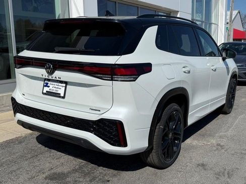 New 2026 Volkswagen Tiguan SE R-Line AWD/4WD image 3