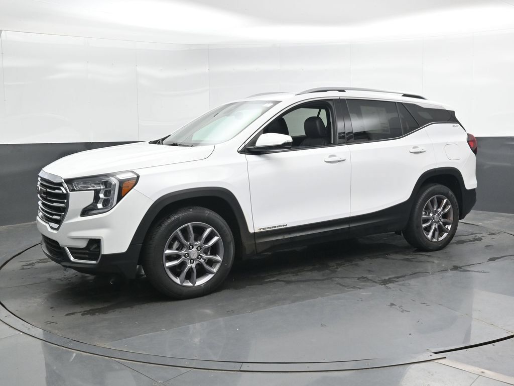 Used 2024 GMC Terrain SLT AWD/4WD image 9