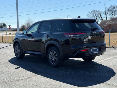 New 2026 Nissan Pathfinder S image 6