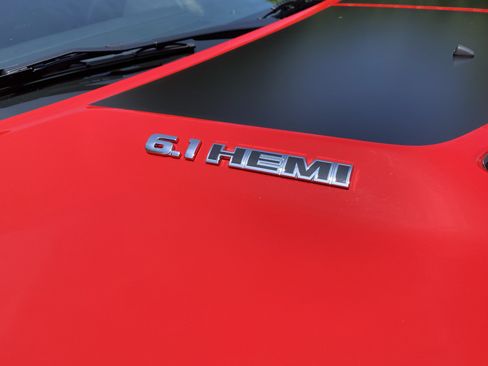 Used 2009 Dodge Challenger SRT8 w/ SRT Option Group II RWD image 39