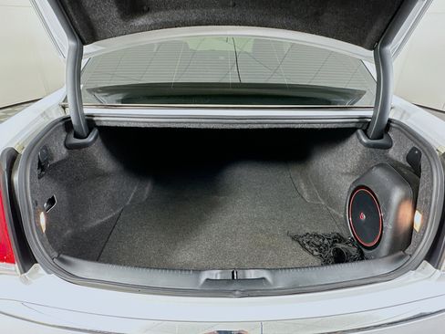 Used 2016 Chrysler 300 Limited RWD image 28