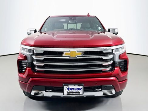 Used 2023 Chevrolet Silverado 1500 High Country w/ Technology Package image 2