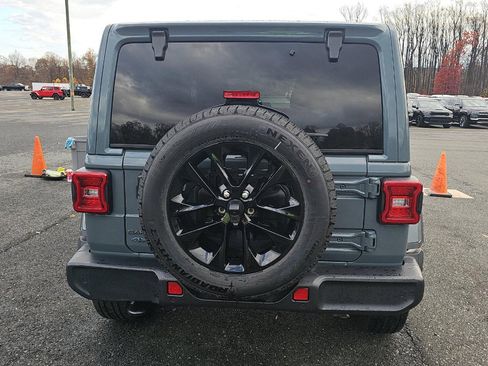 Used 2025 Jeep Wrangler Unlimited Sahara w/ Safety Group image 5