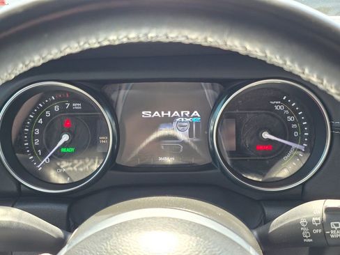 Used 2022 Jeep Wrangler Unlimited Sahara AWD/4WD image 18