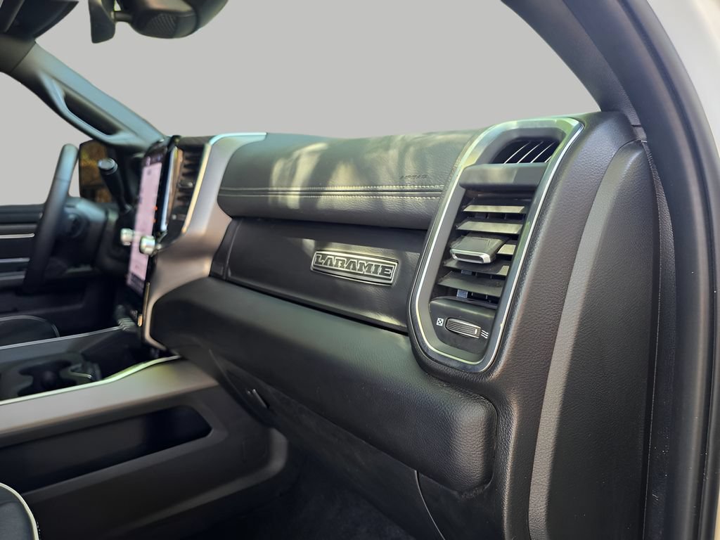 Used 2025 RAM 2500 Laramie AWD/4WD image 12