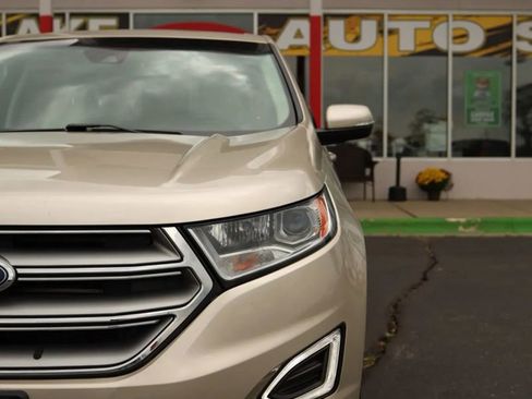 Used 2018 Ford Edge Titanium w/ Ford Safe & Smart Package AWD/4WD image 3