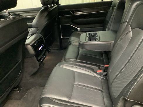 Used 2023 Jeep Wagoneer Series III w/ Preferred Equipment Group image 30