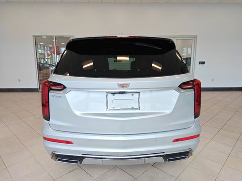 Used 2020 Cadillac XT6 Premium Luxury AWD/4WD image 4