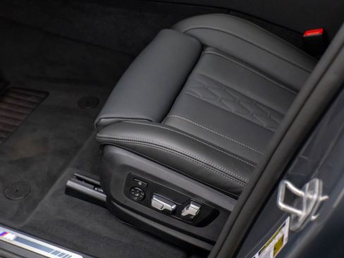 New 2026 BMW X5 xDrive50e w/ Executive Package image 16