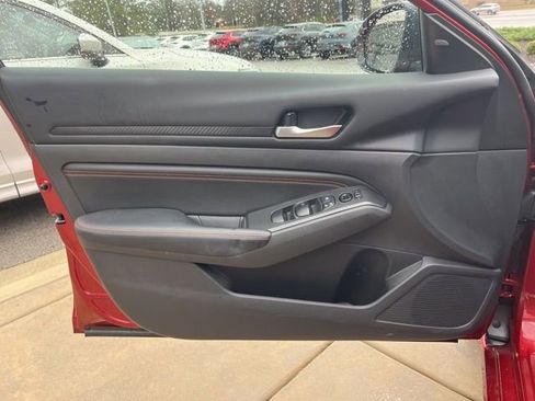 Used 2022 Nissan Altima 2.5 SR image 12