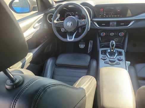 Used 2025 Alfa Romeo Stelvio Sprint AWD/4WD image 14