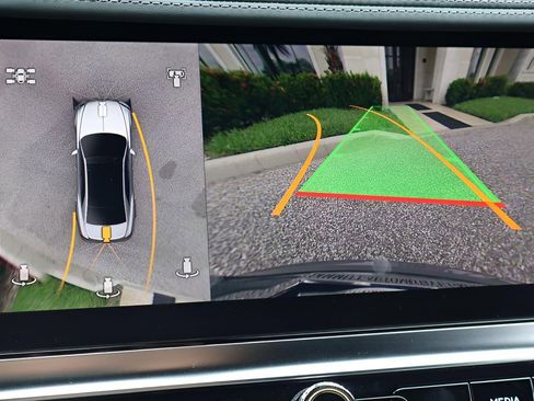 New 2025 Bentley Flying Spur Plug-In Hybrid image 26