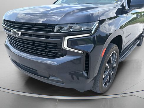 Used 2023 Chevrolet Suburban RST RWD image 4