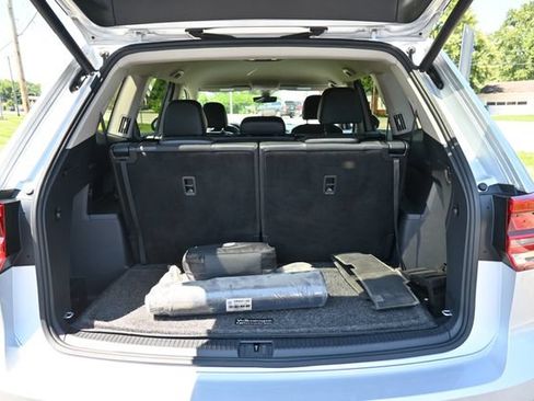 Used 2018 Volkswagen Atlas SE w/ R-Line Package AWD/4WD image 23